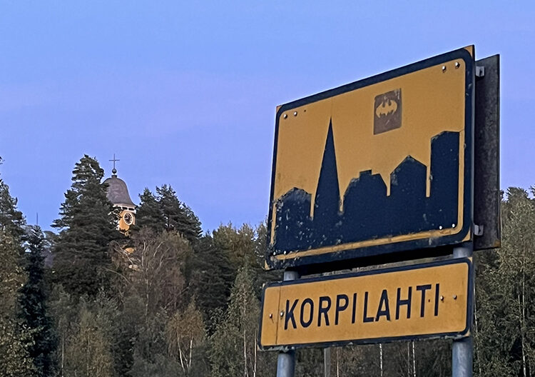 Maantiekyltti, jossa teksti Korpilahti.